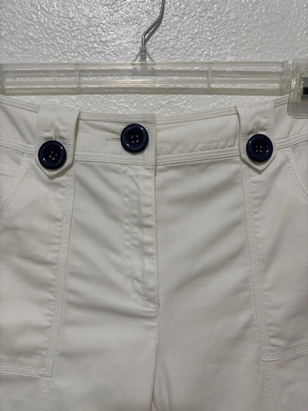 Talbots Capri Pants White Big Blue Button Detail Belt Loops Size 8 Five Pockets - Picture 2 of 13